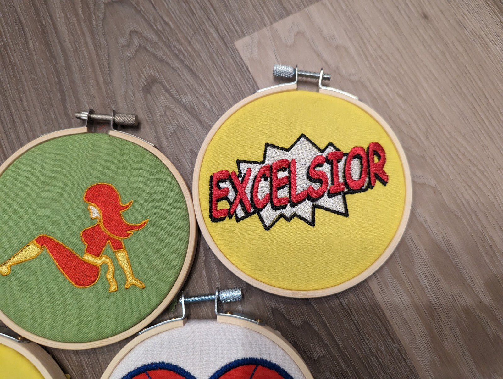 Excelsior Sound Effect Wall Hanger