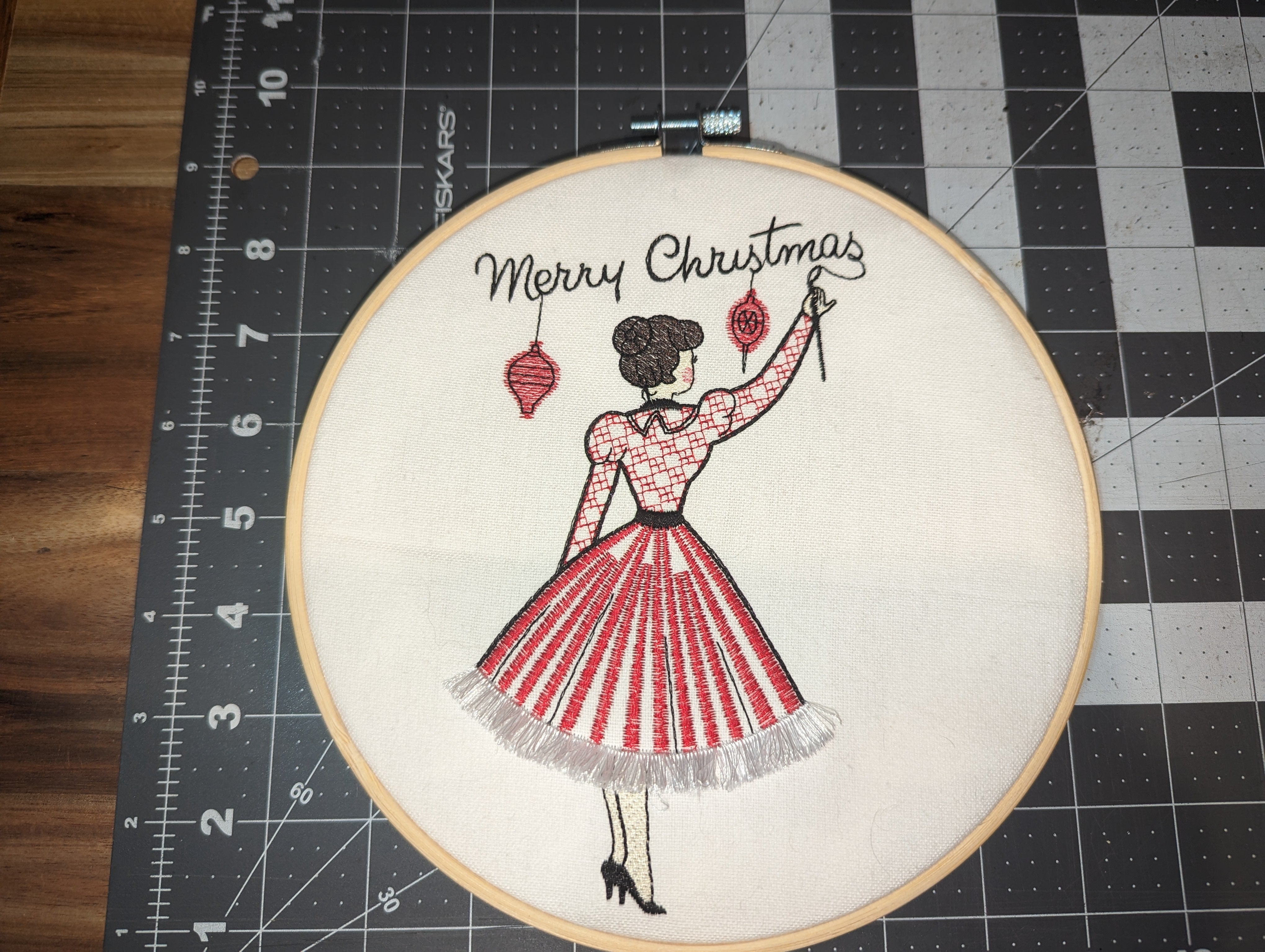 Retro Christmas Lady 3D Embroidered Wall Decor