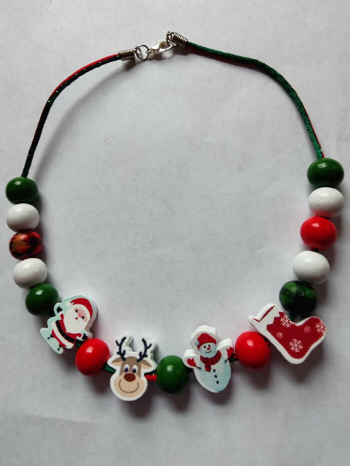 CHN #161 Wooden Beads w/ Christmas Figures & 15-1/2 inch