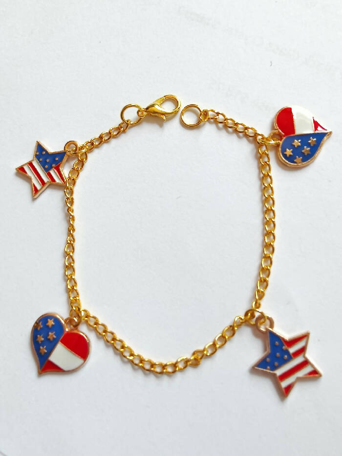 JB #4419 July 4 Gold tone 7-1/4 inch Chain. Enamel Heart & Star Flag Charms